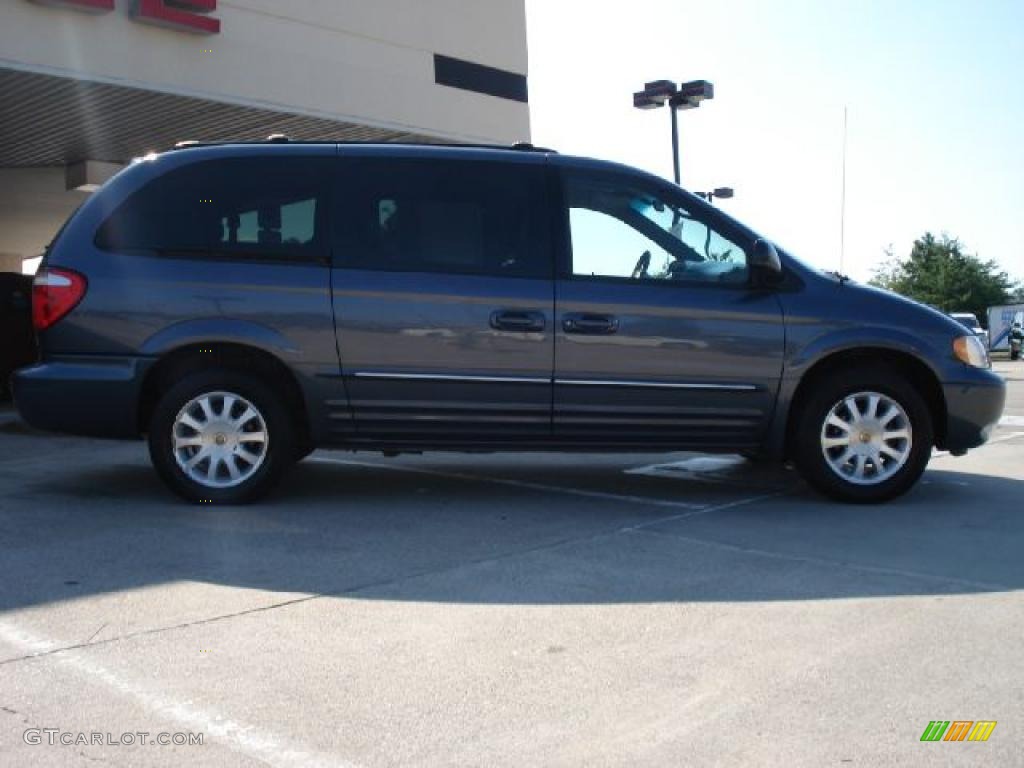 2002 Town & Country LXi - Patriot Blue Pearlcoat / Sandstone photo #2