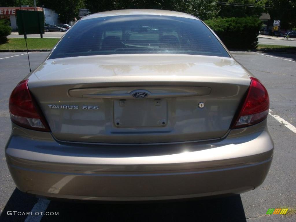 2004 Taurus SES Sedan - Arizona Beige Metallic / Medium Parchment photo #5