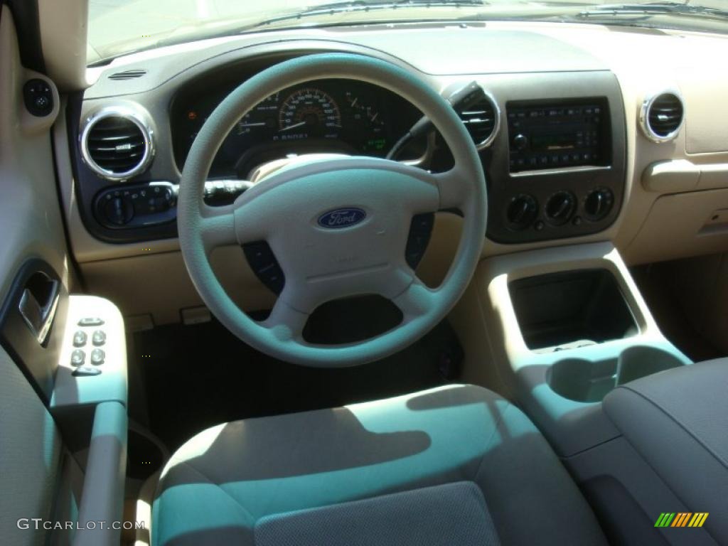 2003 Expedition XLT 4x4 - Arizona Beige Metallic / Medium Parchment photo #14