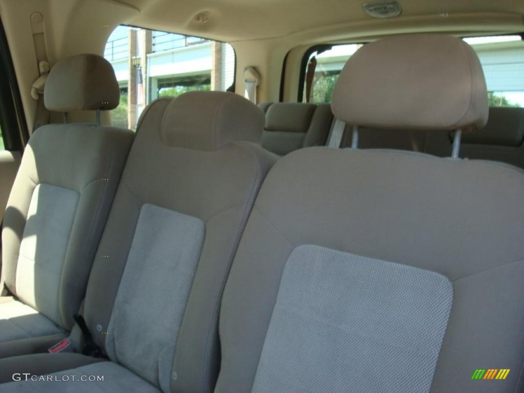 2003 Expedition XLT 4x4 - Arizona Beige Metallic / Medium Parchment photo #16