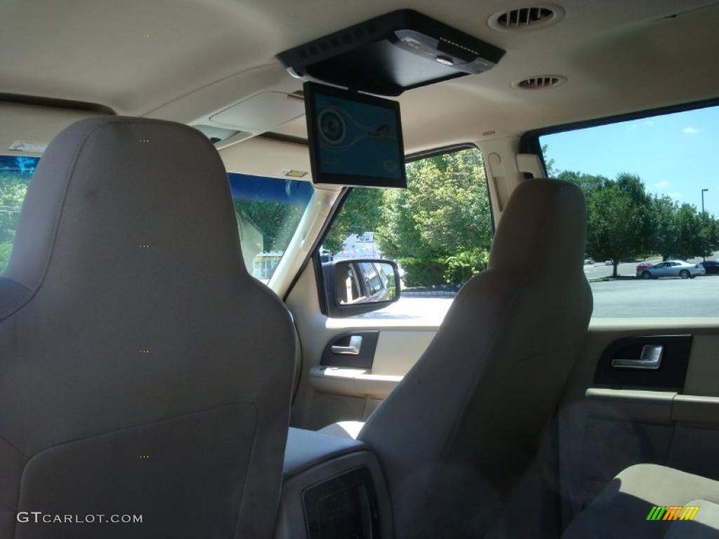 2003 Expedition XLT 4x4 - Arizona Beige Metallic / Medium Parchment photo #18