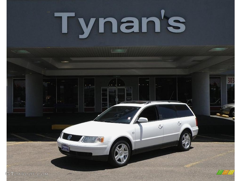 2001 Passat GLX Wagon - Candy White / Black photo #1