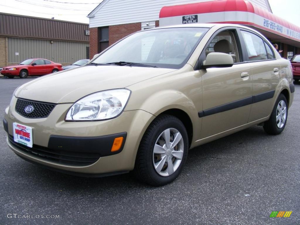 2006 Rio LX Sedan - Cashmere Beige / Beige photo #1