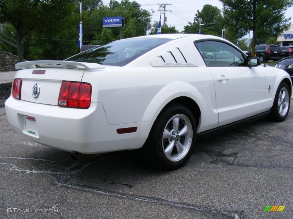 2005 Mustang V6 Premium Coupe - Performance White / Dark Charcoal photo #5