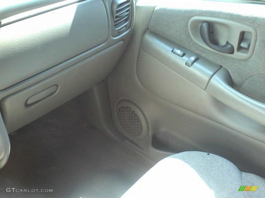 2000 S10 LS Extended Cab - Light Pewter Metallic / Beige photo #11