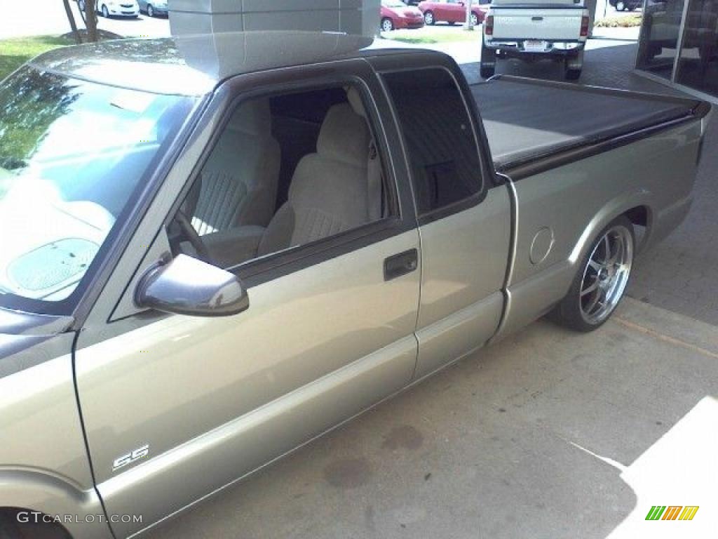 2000 S10 LS Extended Cab - Light Pewter Metallic / Beige photo #20