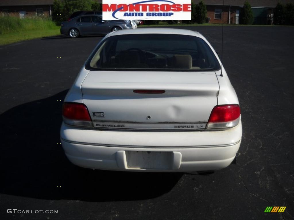 1997 Cirrus LX - Stone White / Beige photo #4