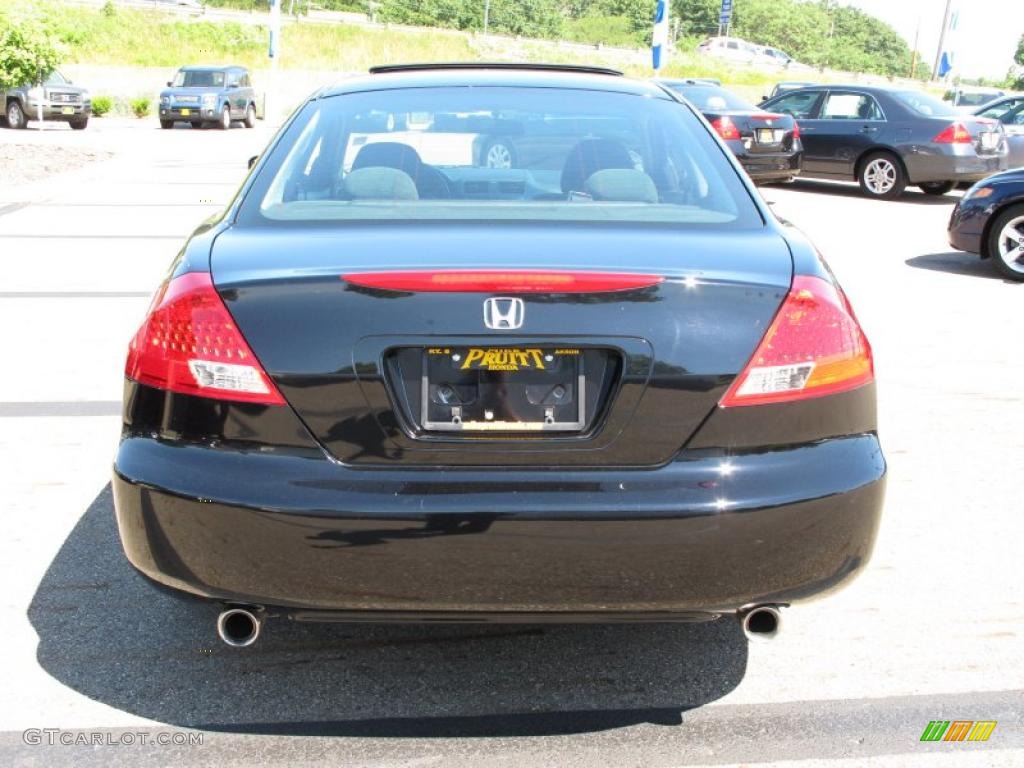 2006 Accord LX V6 Coupe - Nighthawk Black Pearl / Black photo #8