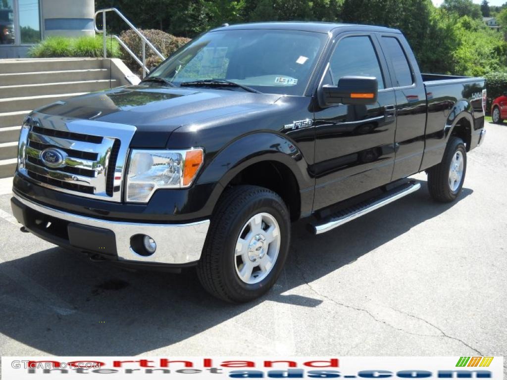 2010 F150 XLT SuperCab 4x4 - Tuxedo Black / Medium Stone photo #2