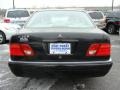 Black - E 320 Sedan Photo No. 4