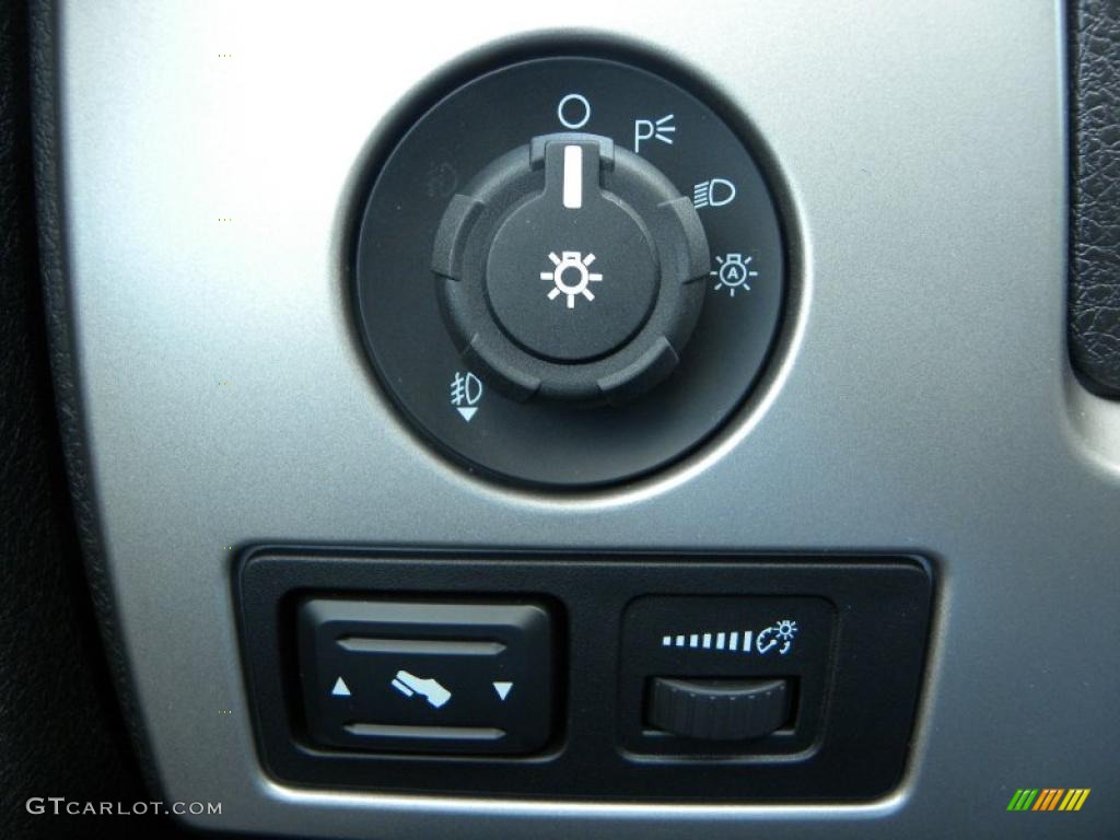 2010 F150 Lariat SuperCrew 4x4 - Tuxedo Black / Black photo #27