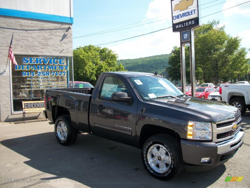 Taupe Gray Metallic Chevrolet Silverado 1500