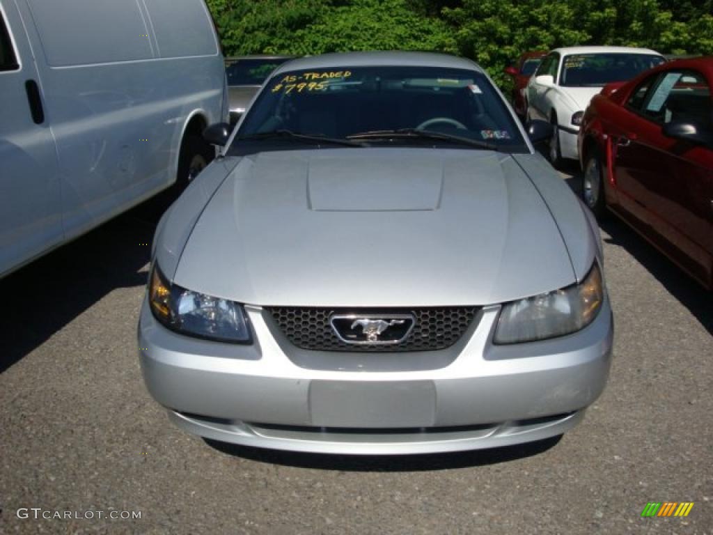 2003 Mustang V6 Coupe - Silver Metallic / Dark Charcoal/Medium Parchment photo #6