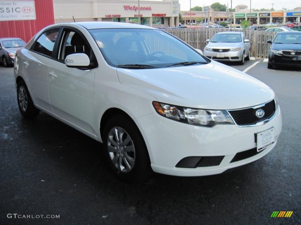 2010 Forte EX - Clear White / Coffee photo #2