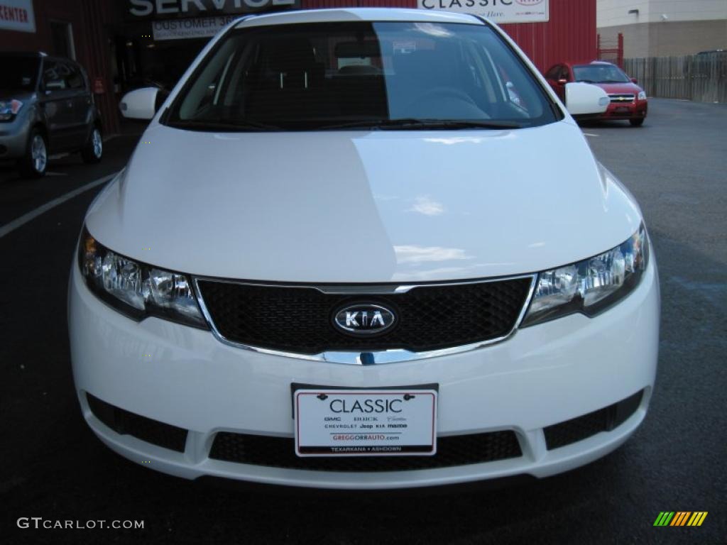 2010 Forte EX - Clear White / Coffee photo #5