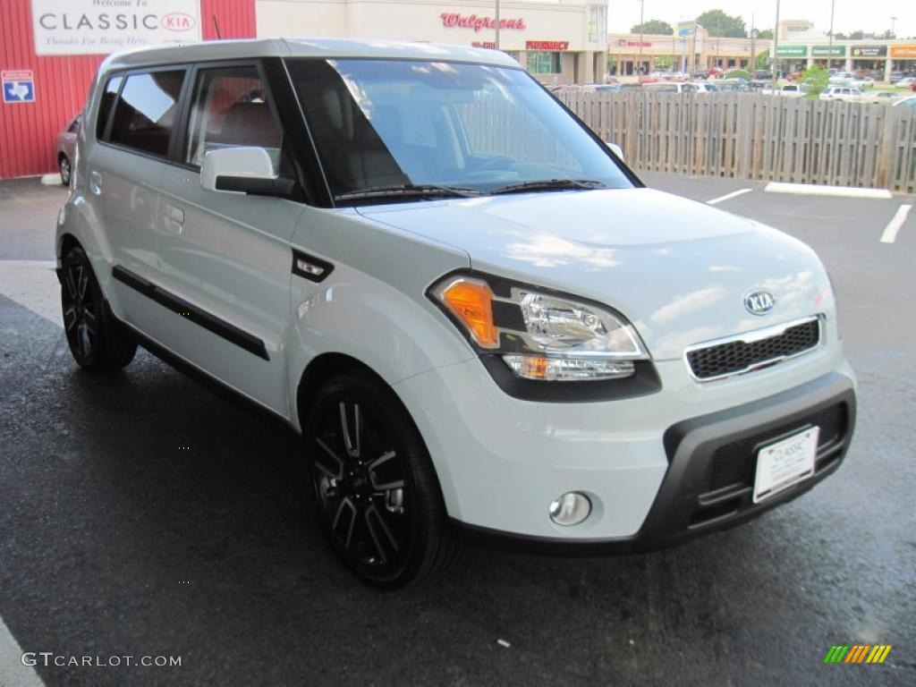2010 Soul Ghost Special Edition - Clear White / Black Leather photo #2