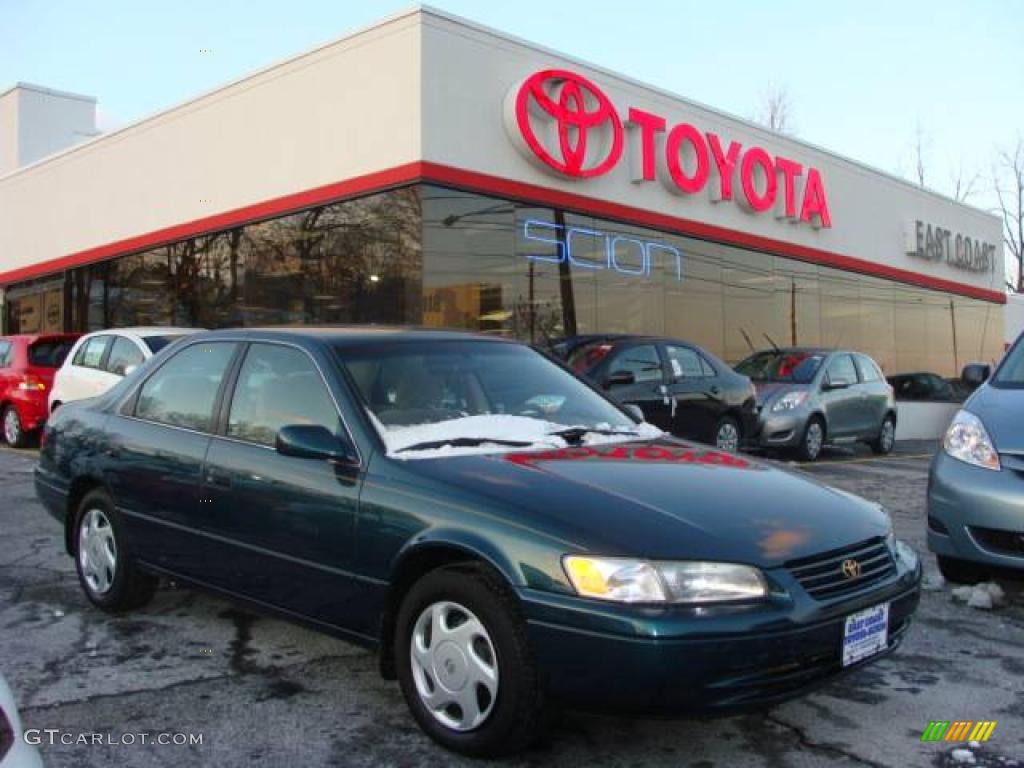 1998 Camry LE V6 - Dark Green Metallic / Oak photo #1