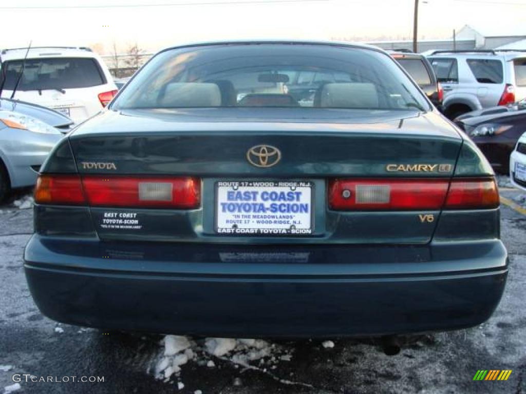 1998 Camry LE V6 - Dark Green Metallic / Oak photo #4