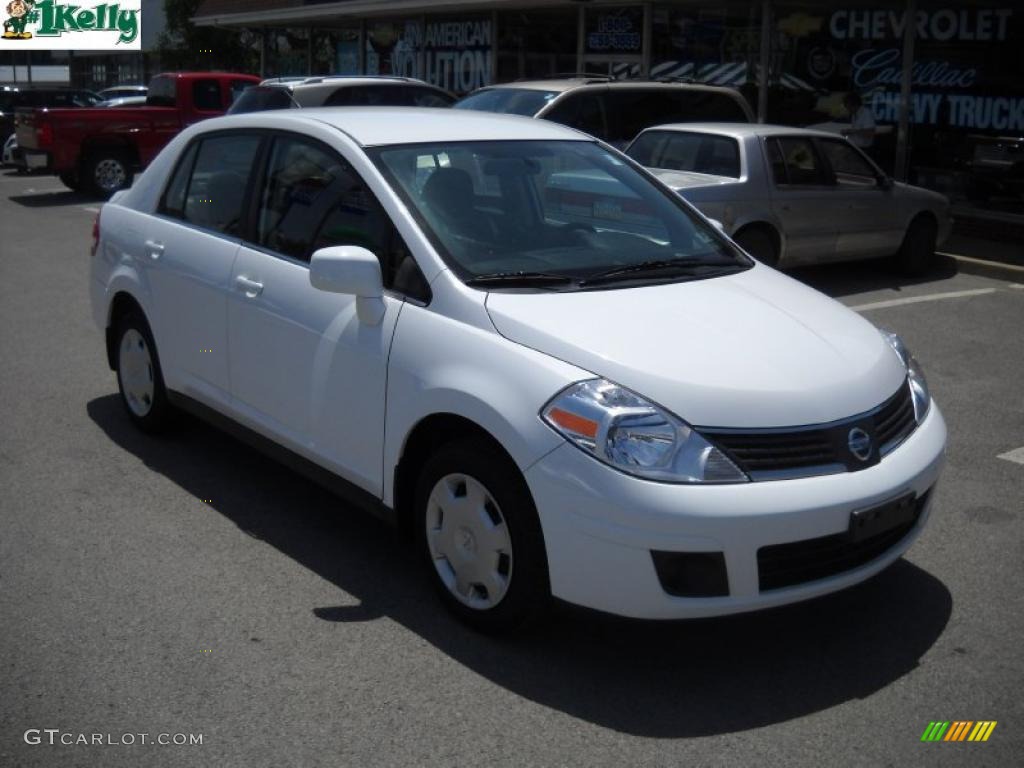 2008 Versa 1.8 S Sedan - Fresh Powder White / Charcoal photo #15