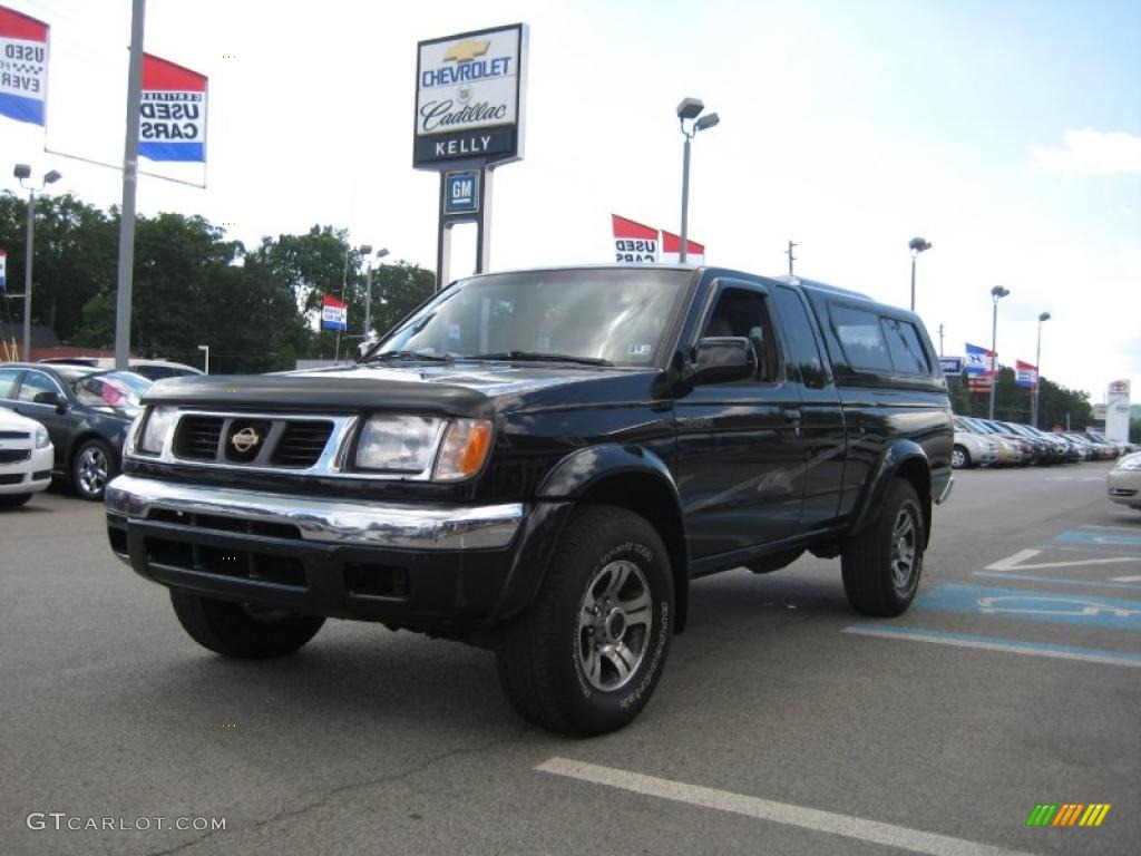 1999 Frontier SE Extended Cab 4x4 - Super Black / Beige photo #2