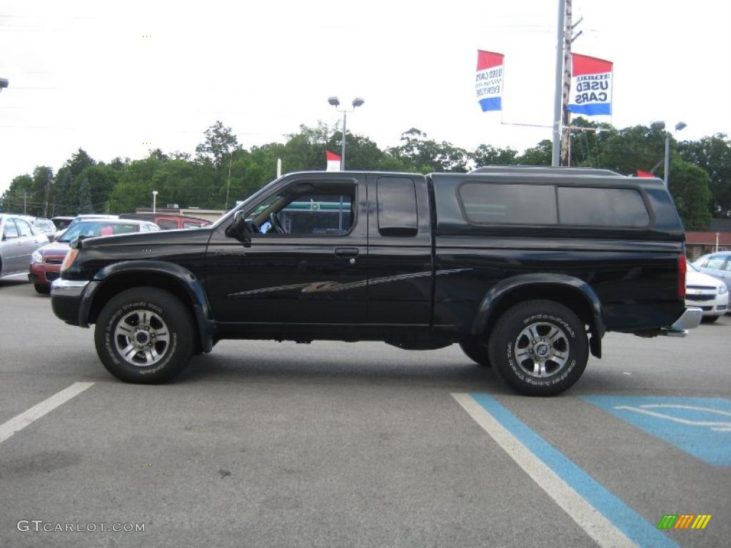 1999 Frontier SE Extended Cab 4x4 - Super Black / Beige photo #3