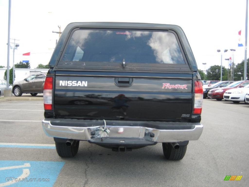 1999 Frontier SE Extended Cab 4x4 - Super Black / Beige photo #4