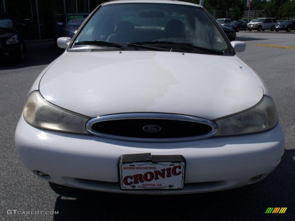 1998 Contour SE - Vibrant White / Medium Parchment photo #8