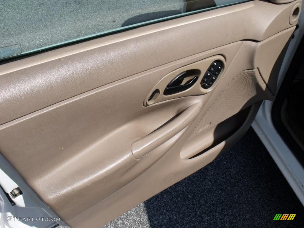1998 Contour SE - Vibrant White / Medium Parchment photo #11