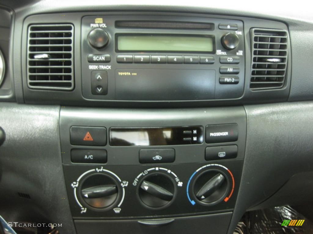 2003 Corolla S - Super White / Black photo #2