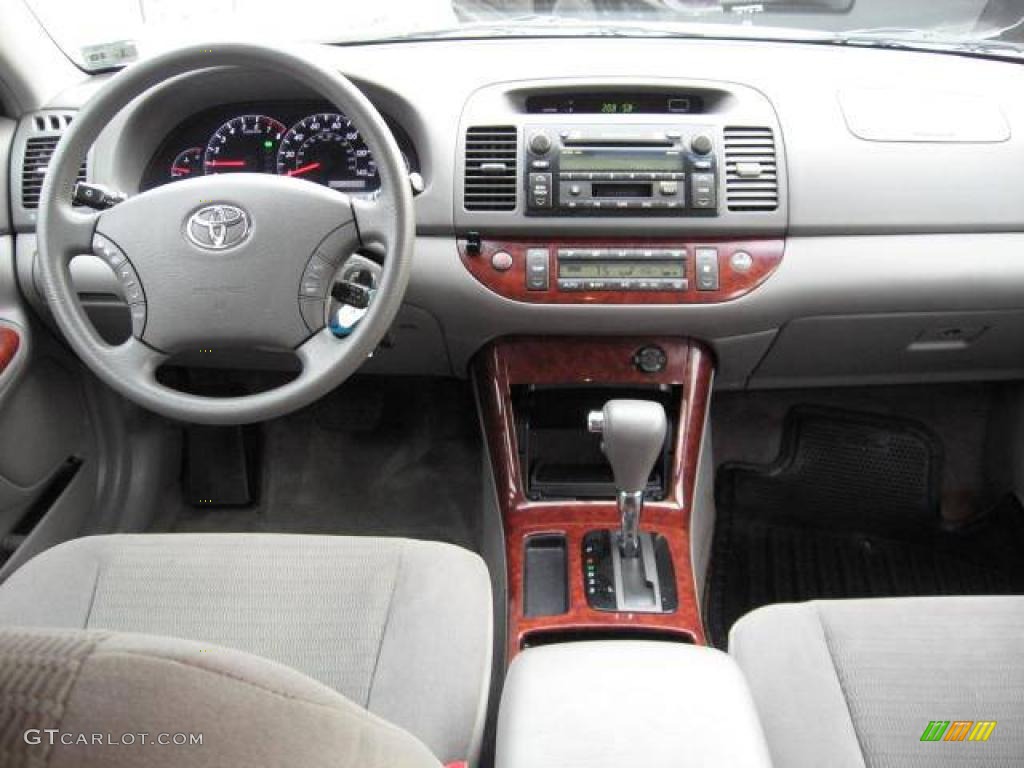 2006 Camry XLE - Lunar Mist Metallic / Stone Gray photo #9