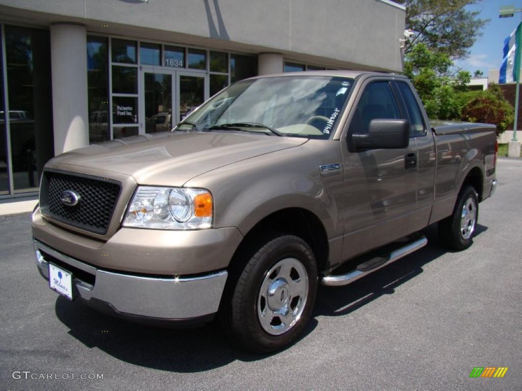 2006 F150 XLT Regular Cab - Arizona Beige Metallic / Tan photo #2