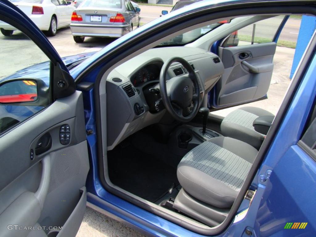 2005 Focus ZXW SES Wagon - French Blue Metallic / Dark Flint/Light Flint photo #9