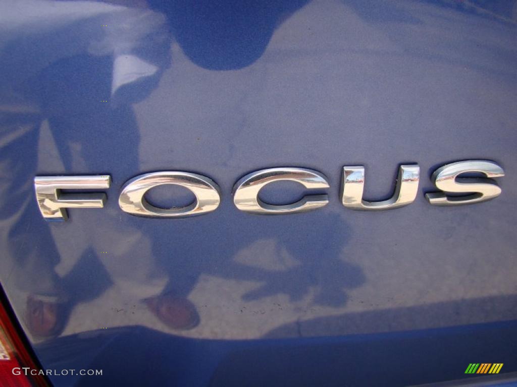 2005 Focus ZXW SES Wagon - French Blue Metallic / Dark Flint/Light Flint photo #34