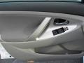 Super White - Camry SE Photo No. 6