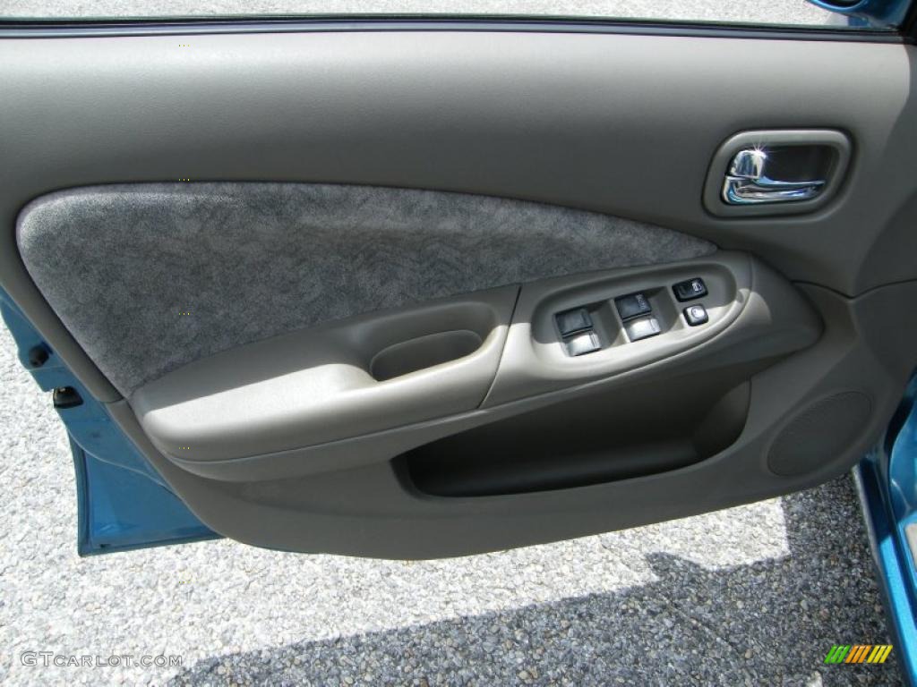 2003 Sentra GXE - Vibrant Blue Metallic / Stone Gray photo #15