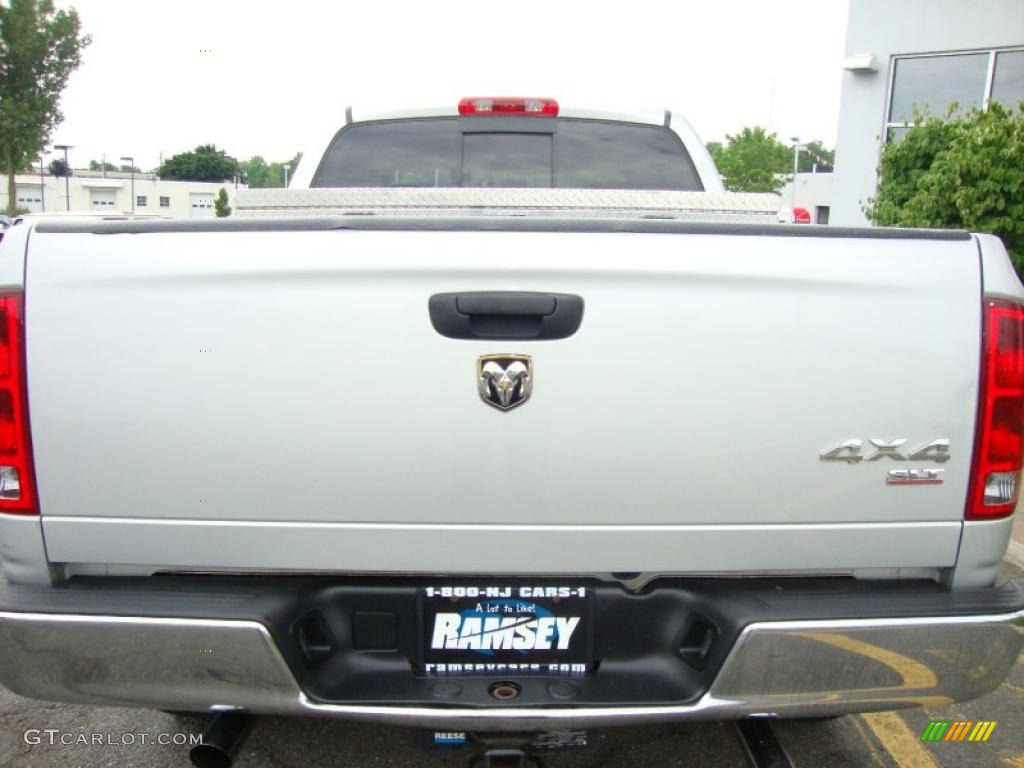 2005 Ram 1500 SLT Quad Cab 4x4 - Bright Silver Metallic / Dark Slate Gray photo #18