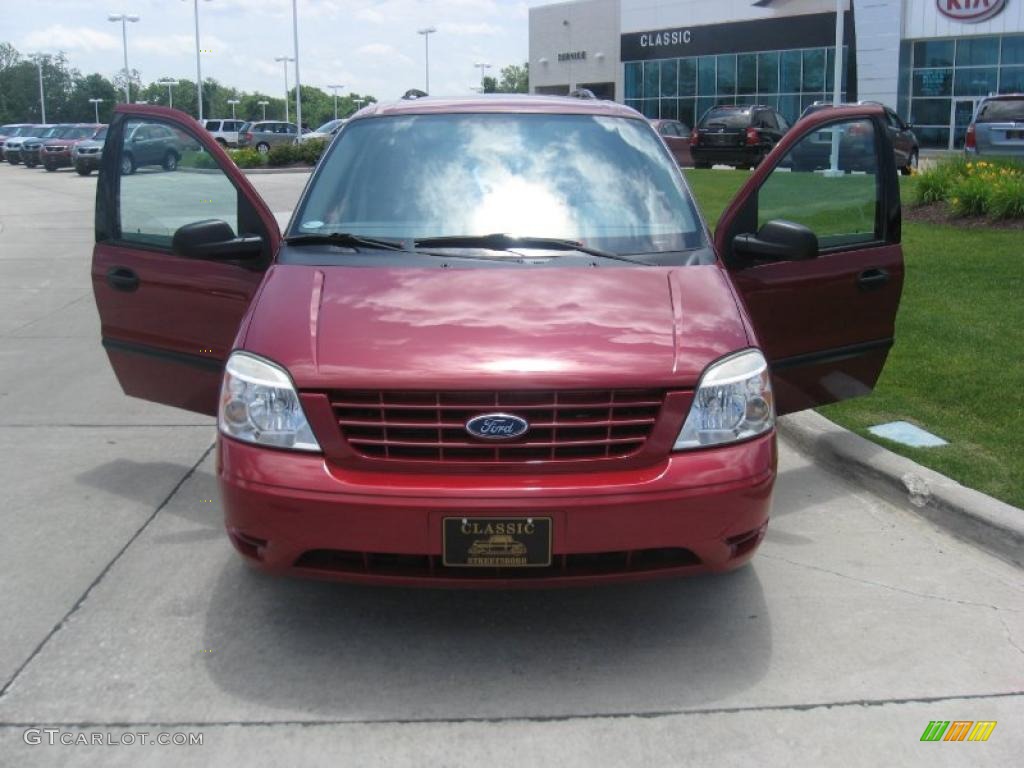 2005 Freestar SE - Dark Toreador Red Metallic / Flint Grey photo #20