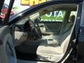 Black - Camry LE Photo No. 7