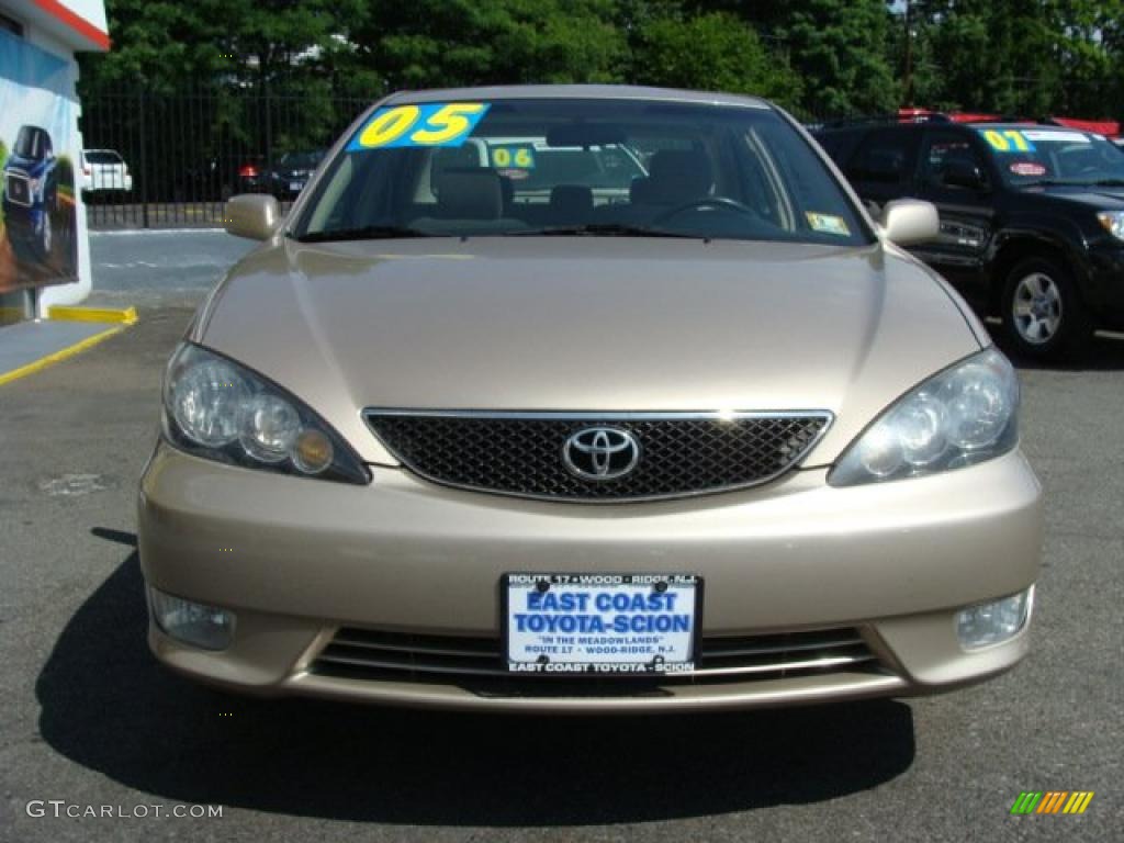 2005 Camry SE - Beige / Taupe photo #2
