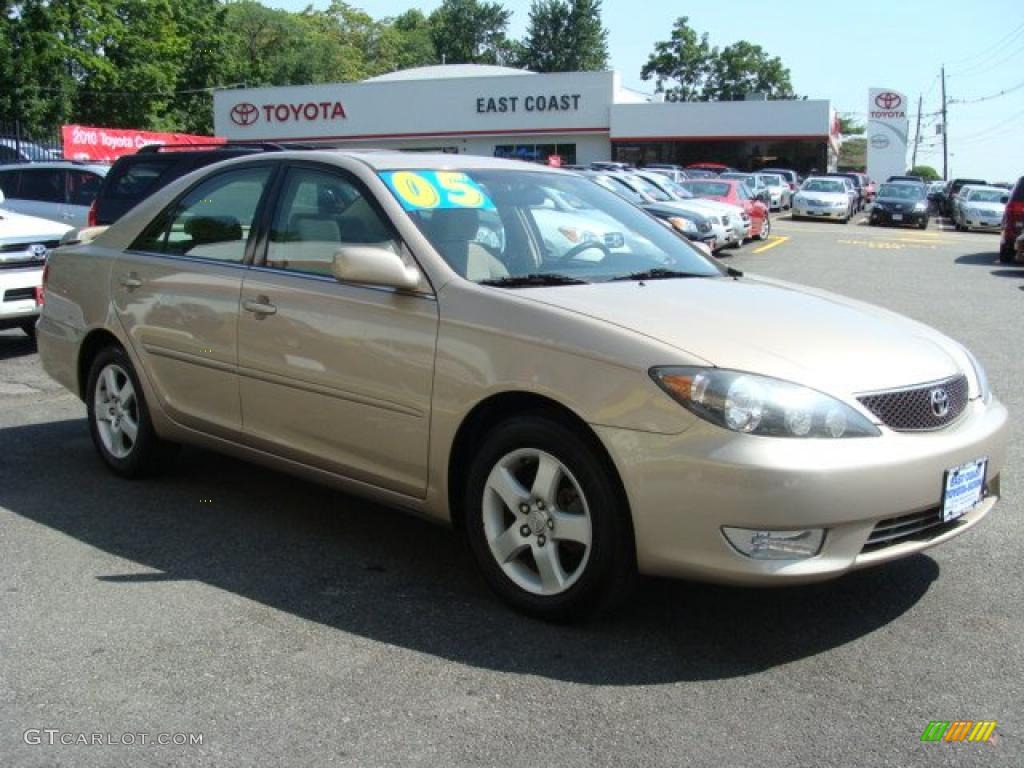 2005 Camry SE - Beige / Taupe photo #3