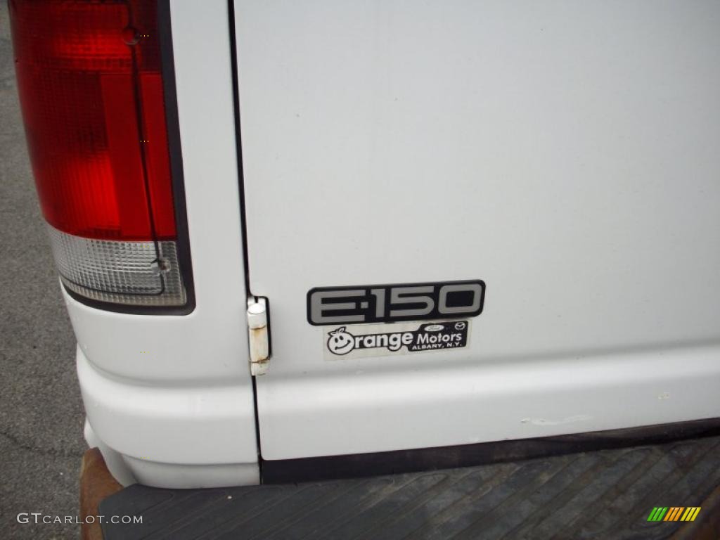 2001 E Series Van E150 Cargo - Oxford White / Medium Graphite photo #4