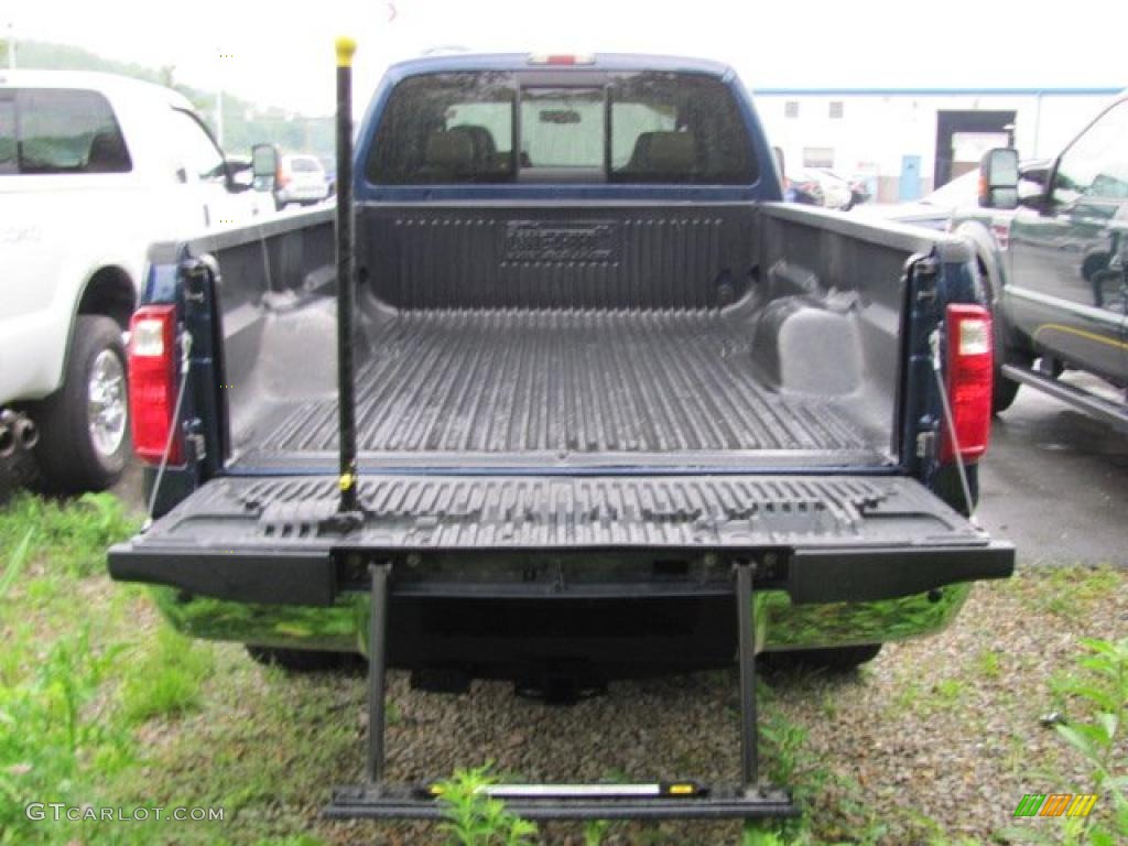 2008 F350 Super Duty Lariat Crew Cab 4x4 - Dark Blue Pearl Metallic / Camel photo #6