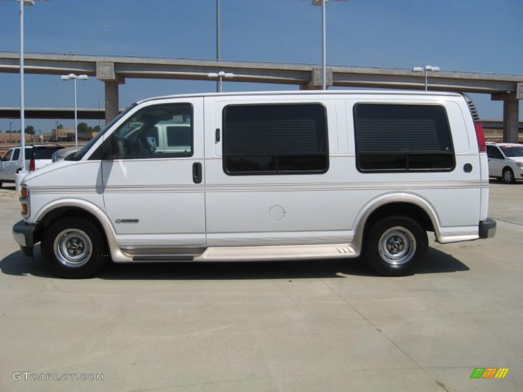 2000 Express G1500 Passenger Conversion Van - Summit White / Neutral photo #8