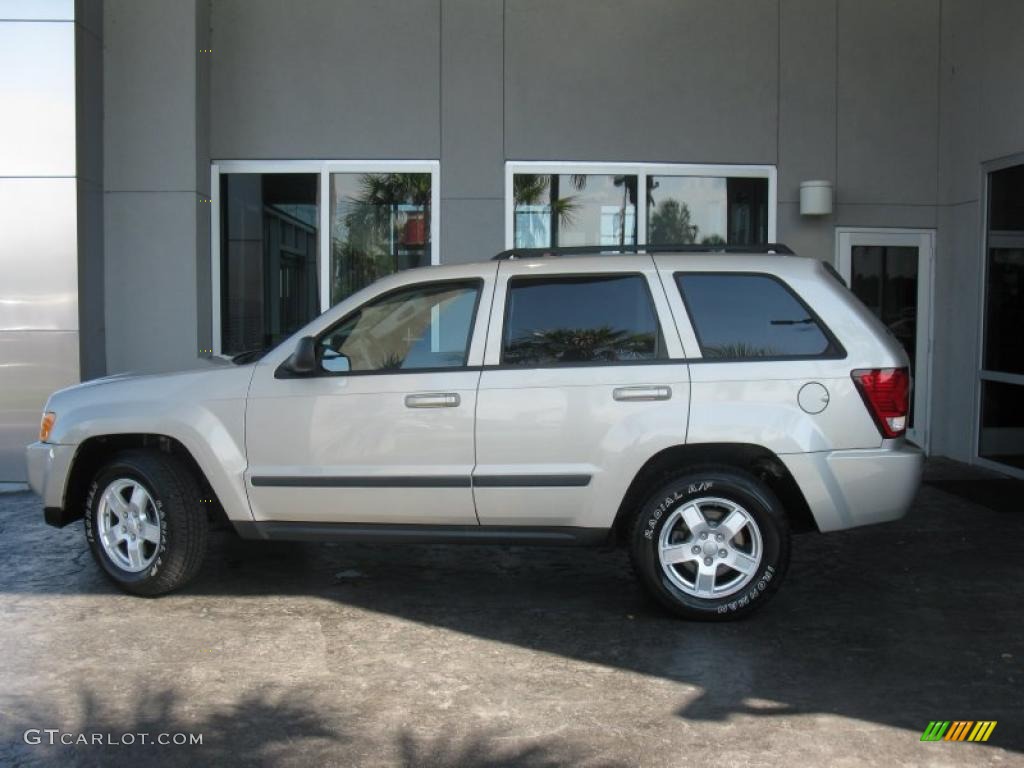 2007 Grand Cherokee Laredo - Light Graystone Pearl / Khaki photo #5