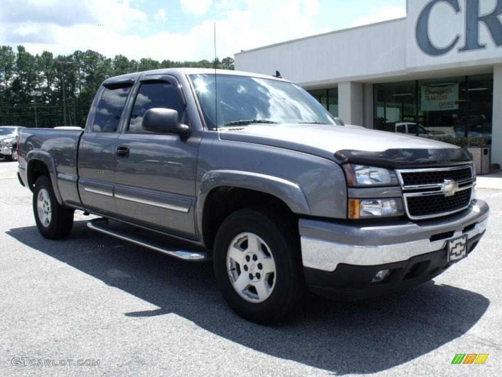 2006 Silverado 1500 Z71 Extended Cab 4x4 - Graystone Metallic / Medium Gray photo #2