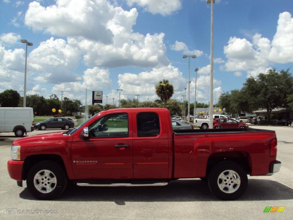 2007 Silverado 1500 LT Extended Cab - Victory Red / Ebony Black photo #2