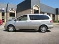 2001 Silver Shadow Pearl Toyota Sienna XLE  photo #4