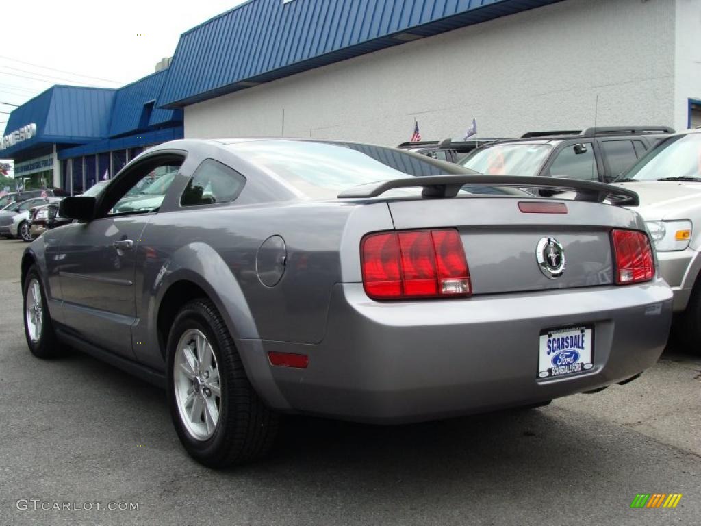2006 Mustang V6 Premium Coupe - Tungsten Grey Metallic / Dark Charcoal photo #7