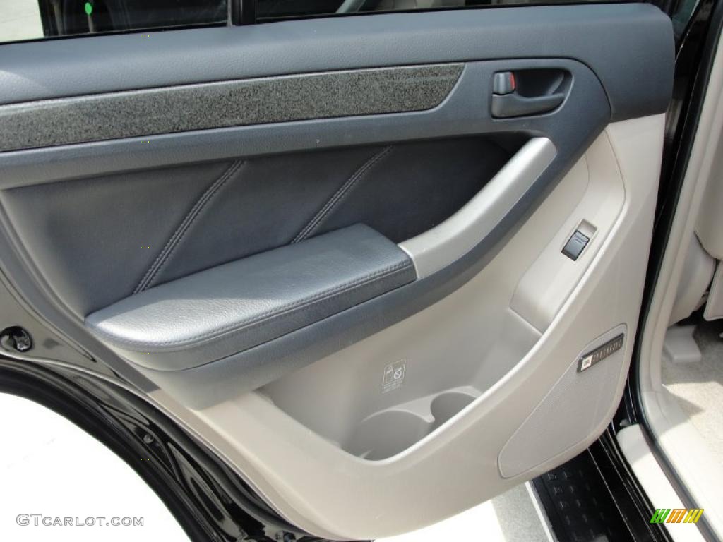 2004 4Runner Limited - Black / Taupe photo #32