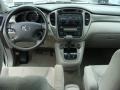 Millennium Silver Metallic - Highlander V6 4WD Photo No. 9